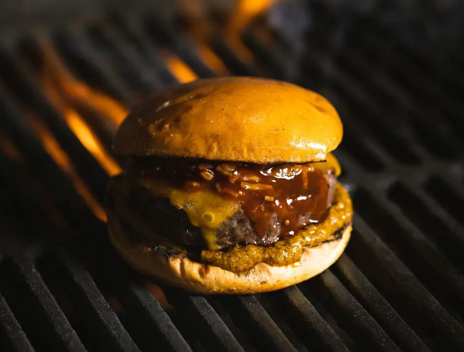 Las hamburguesas de Alex Vi&ntilde;al han triunfado en toda Espa&ntilde;a / Nolasmoke