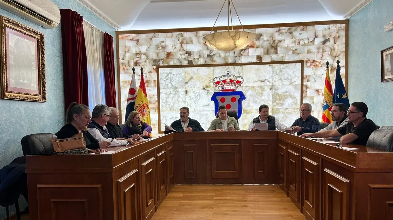 Reuni&oacute;n de ayuntamientos y comarcas afectadas por los plazos de la futura autov&iacute;a A-68. / HA
