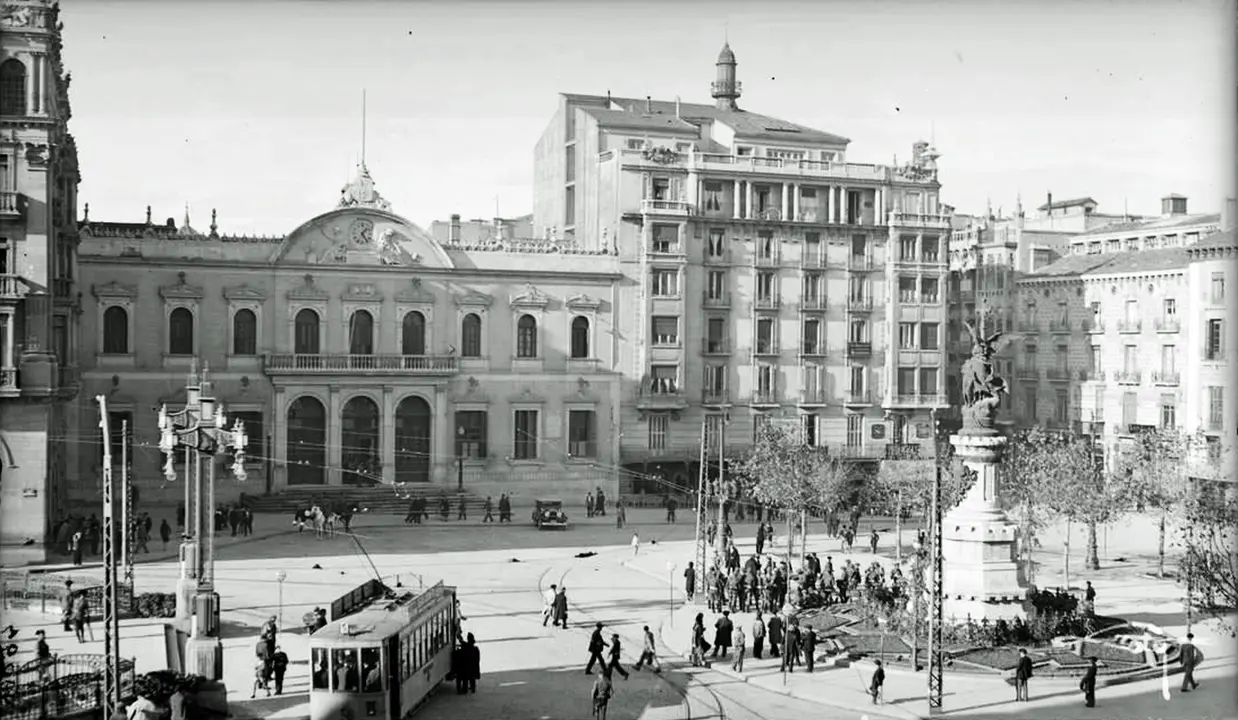 PLAZA DE LA CONSTITUCI&Oacute;N