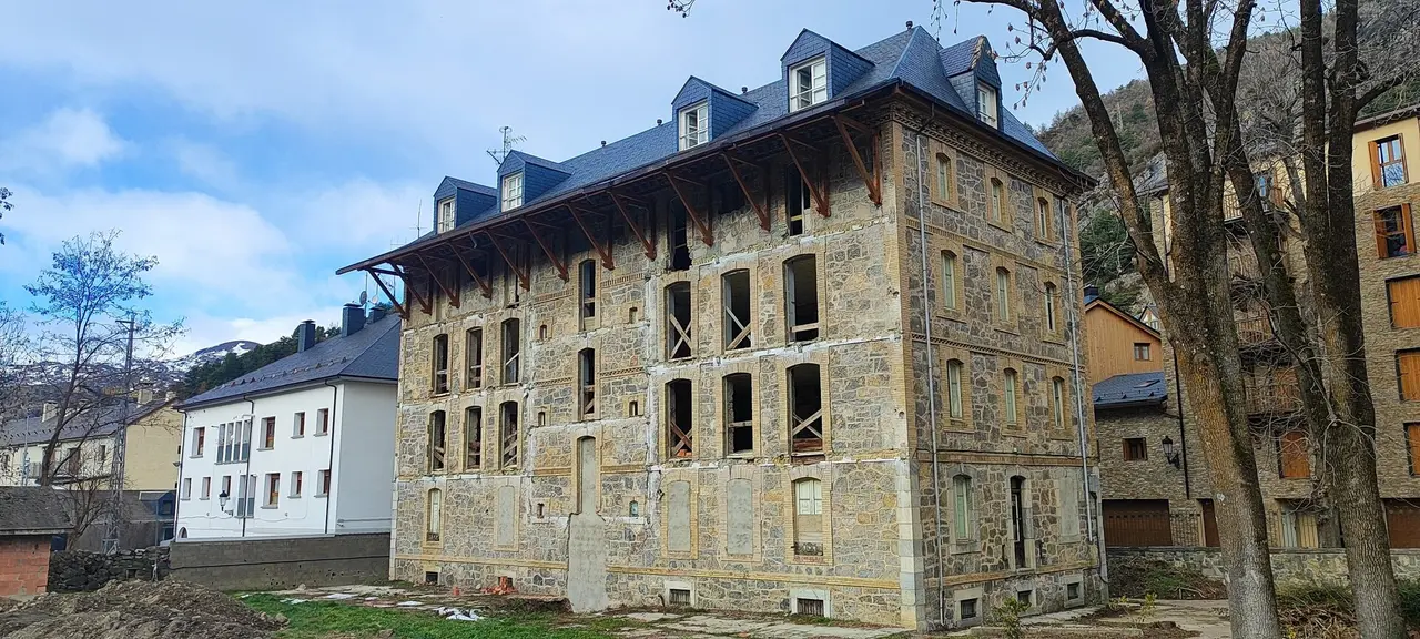 Antigua residencia de Panticosa. G.L.