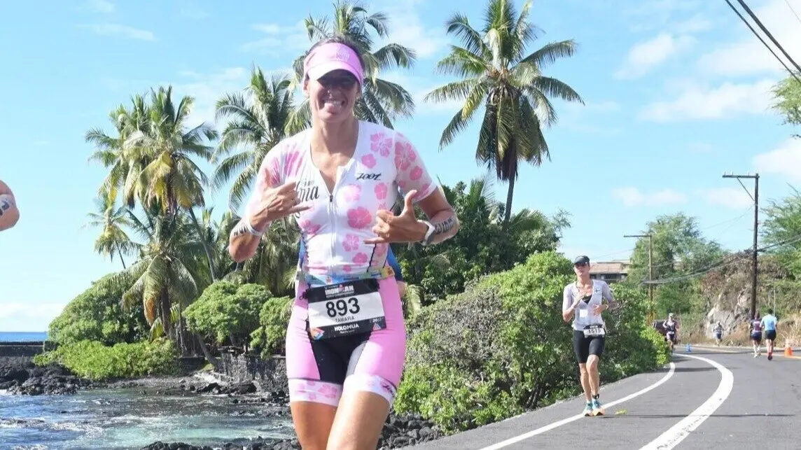 Tamara V&aacute;zquez en la isla de Kona (Hawai), participando en una carrera Ironman. / HA