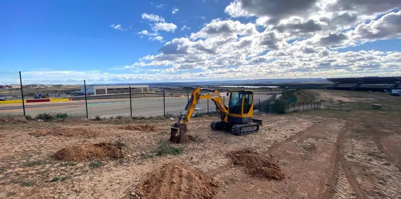 El inicio de los trabajos de repoblaci&oacute;n que se est&aacute;n llevando a cabo en MotorLand Arag&oacute;n./ GOBIERNO DE ARAG&Oacute;N