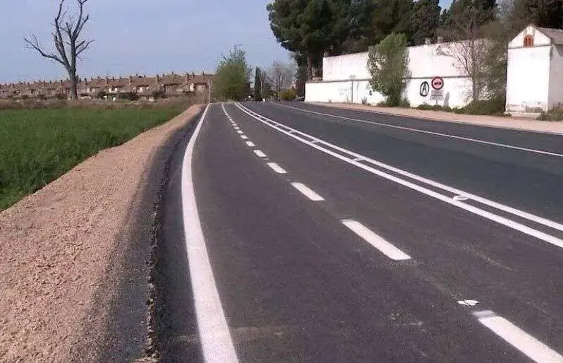 Parte del carril bici que unir&aacute; La Puebla de Alfind&eacute;n y Pastriz. / HA