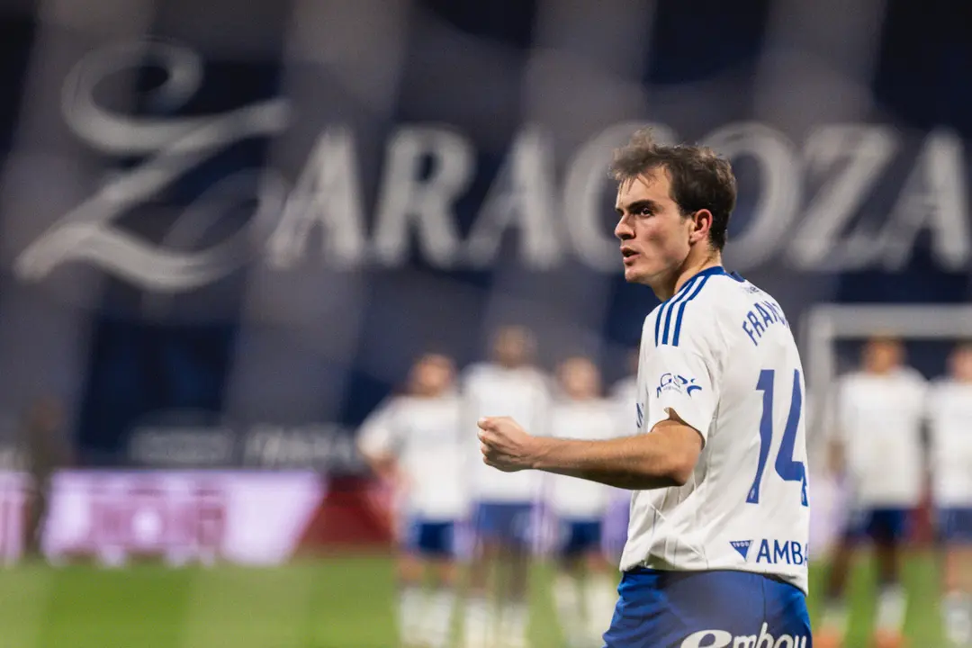 Francho Serrano con el Real Zaragoza / MARCOS CEBRI&Aacute;N