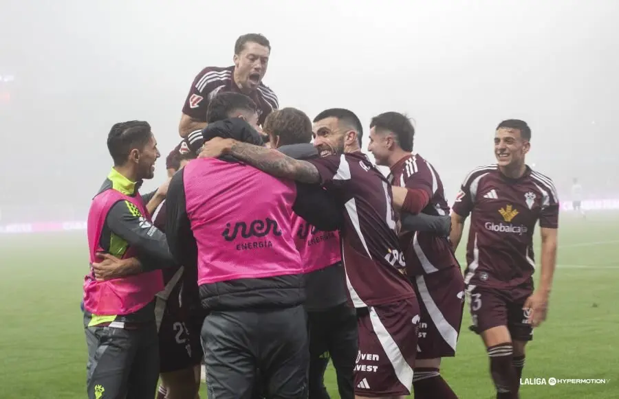 Celebraci&oacute;n del Albacete en su victoria en La Romareda / LALIGA