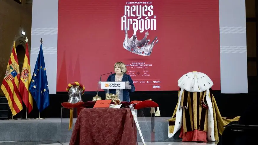 La consejera de Educaci&oacute;n, Cultura y Deporte, Tomasa Hern&aacute;ndez, en la presentaci&oacute;n del evento de la Coronaci&oacute;n de los Reyes de Arag&oacute;n / Fabi&aacute;n Sim&oacute;n