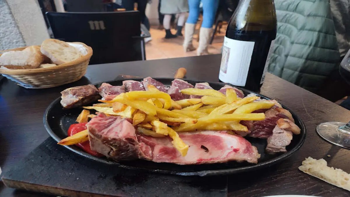 Plato M&aacute;s Gastro Bar.