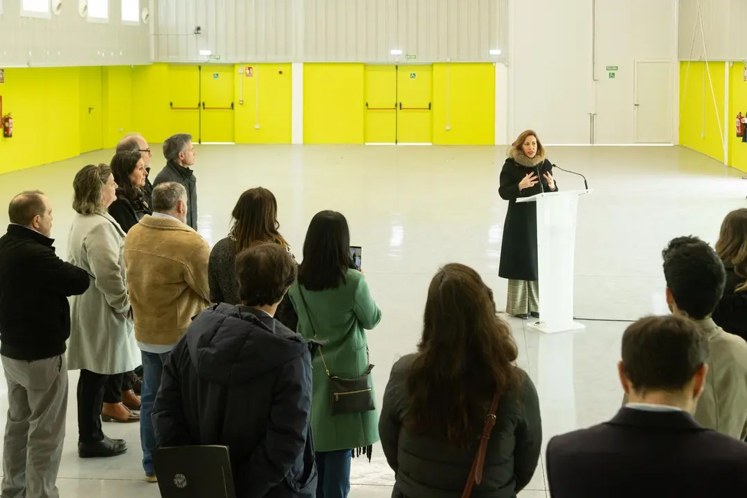 Natalia Chueca preside la inauguraci&oacute;n del nuevo pabell&oacute;n multiusos en Monta&ntilde;ana ./ Ayuntamiento de Zargoza
