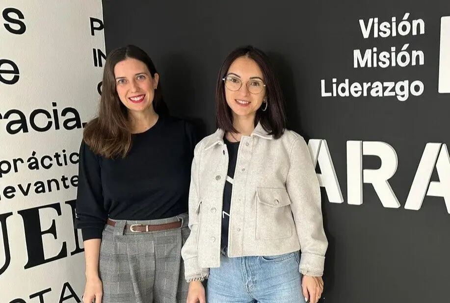 Beatriz Gimeno y Mapi Dal, de Metro 7
