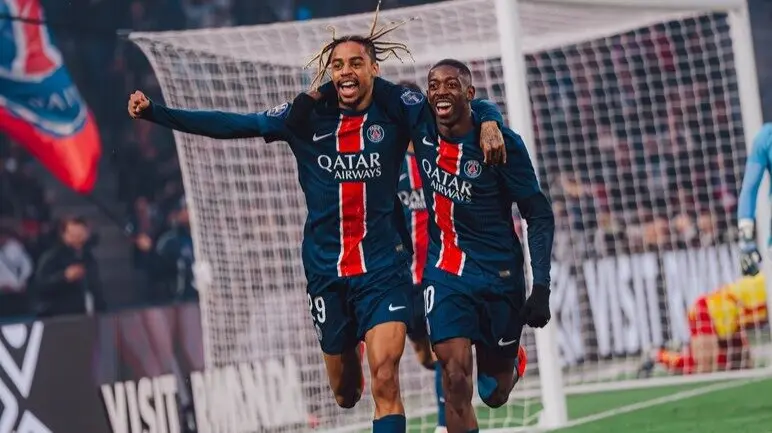 Barcola junto a Ousmane Demb&eacute;l&eacute; / PSG