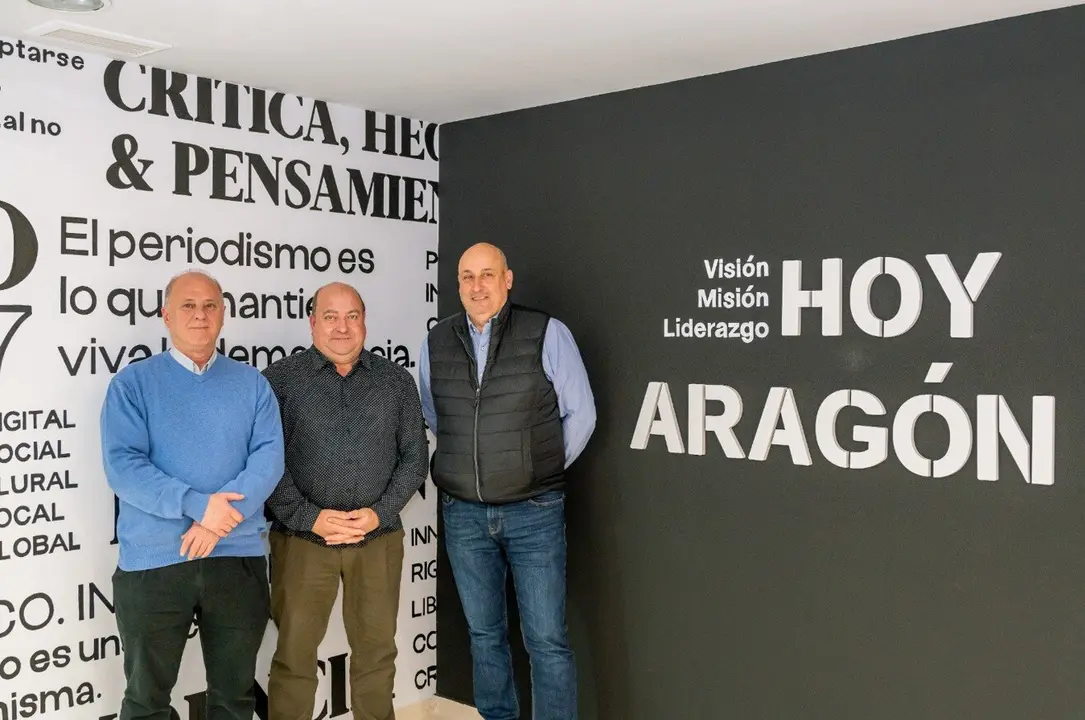 De izquierda a derecha, No&eacute; Latorre (La Almunia), Santos Navarro (Cinco Villas) y Vicente Royo (El Burgo). / &Aacute;LVARO CALVO