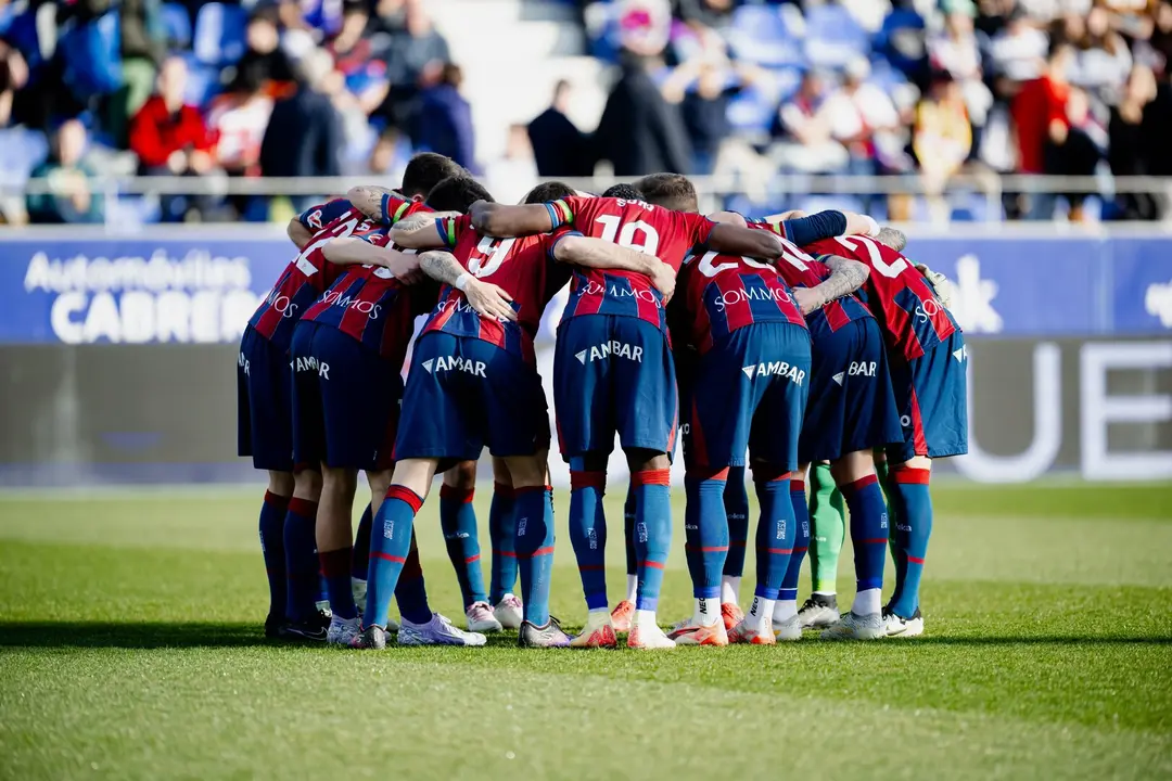 Conjura inicial de los jugadores de la SD Huesca / SDH
