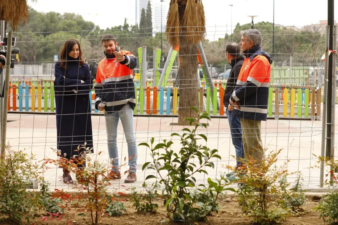 Trabajos de renovaci&oacute;n en la plaza de Emilio Alfaro. AZ