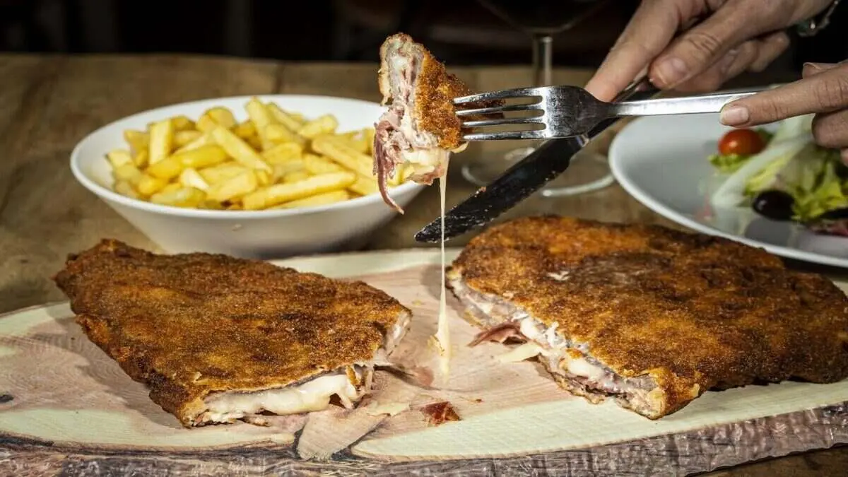 &Aacute;rea 280 en Calatorao: el restaurante de carretera en Zaragoza que arrasa con su cocina casera