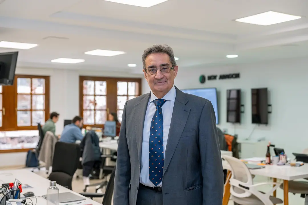 El portavoz, Julio Calvo, en la redacci&oacute;n de HOY ARAG&Oacute;N. /&Aacute;lvaro Calvo
