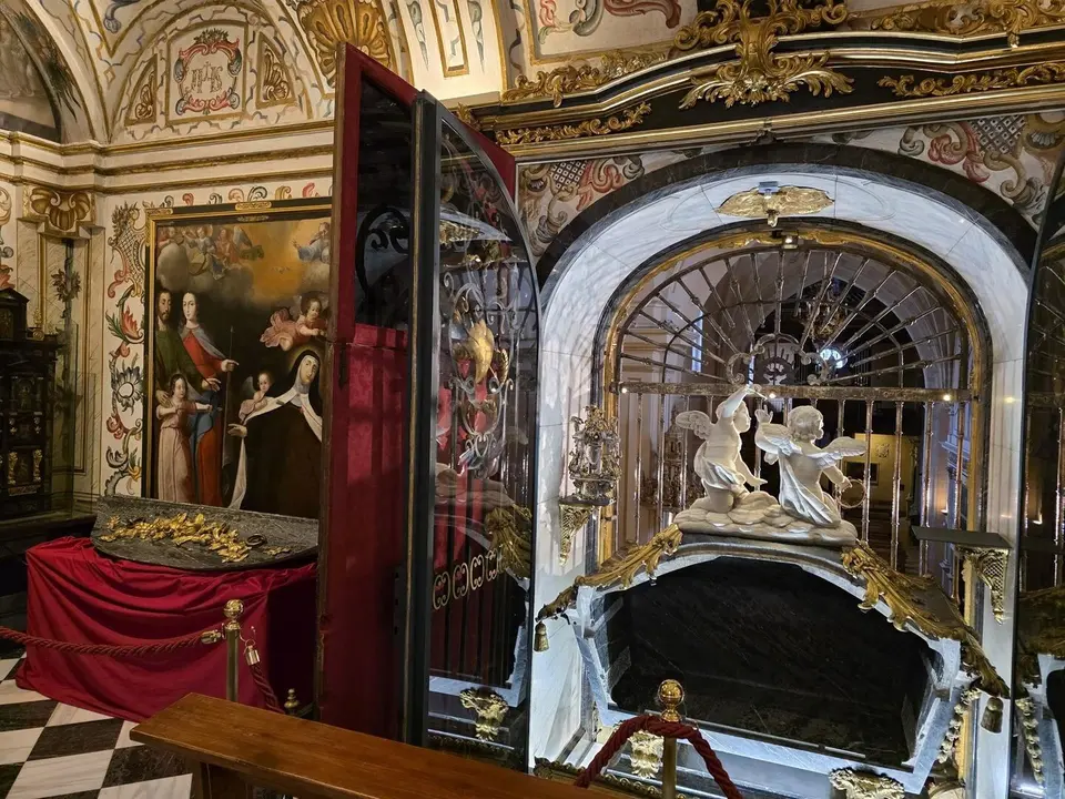 El sepulcro de Santa Teresa en Alba de Tormes - SALAMANCA