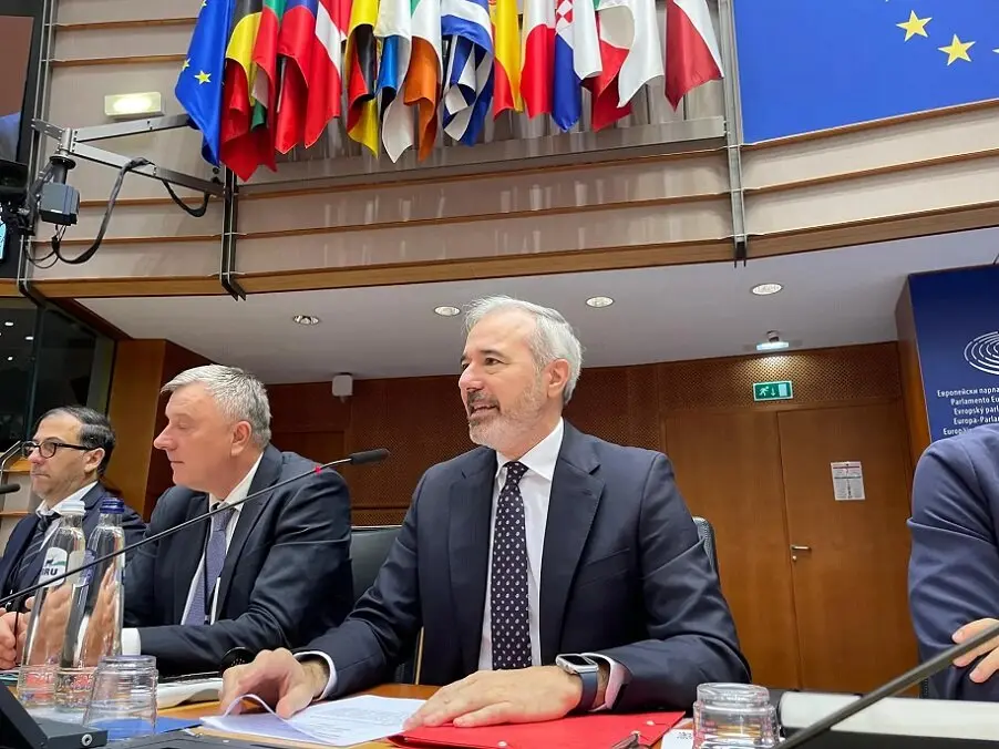 Jorge Azc&oacute;n, presidente del Gobierno de Arag&oacute;n, en Bruselas ./ DGA