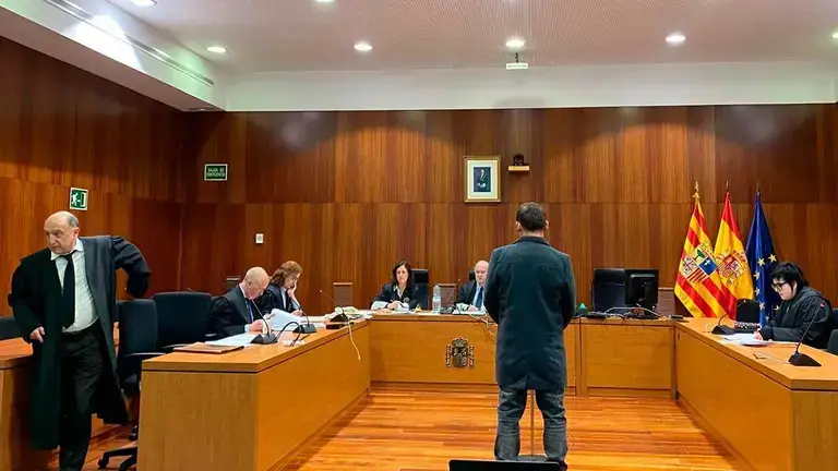 El alba&ntilde;il se ha negado a devolver el dinero