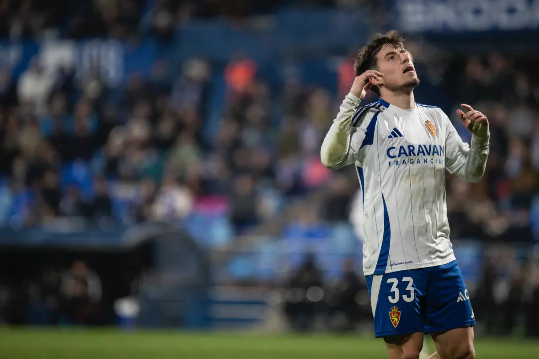 El Real Zaragoza en La Romareda / MARCOS CEBRI&Aacute;N