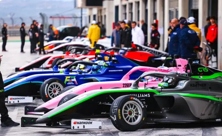 Winter Series / MOTORLAND