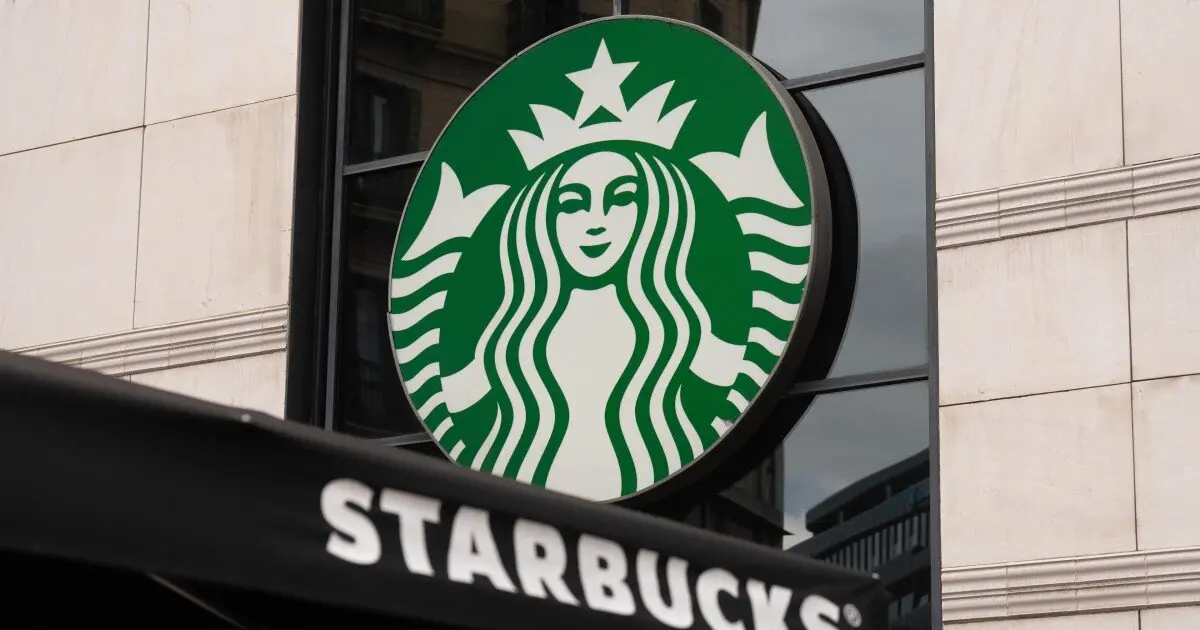 Starbucks retira 13 bebidas de su local de Zaragoza: la raz&oacute;n