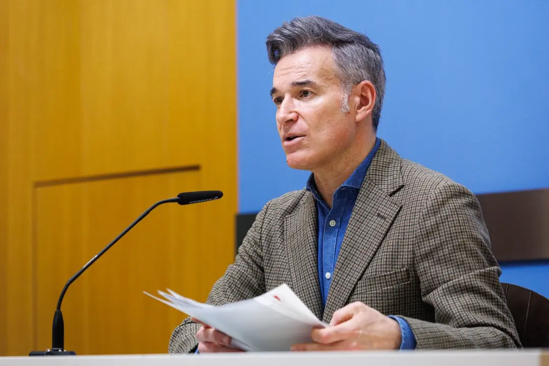 El consejero de Urbanismo, V&iacute;ctor Serrano. / AZ