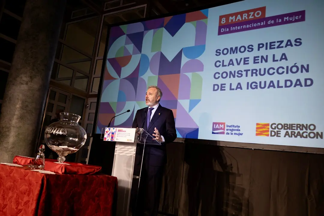 El presidente de Arag&oacute;n, Jorge Azc&oacute;n, en el acto del 8-M