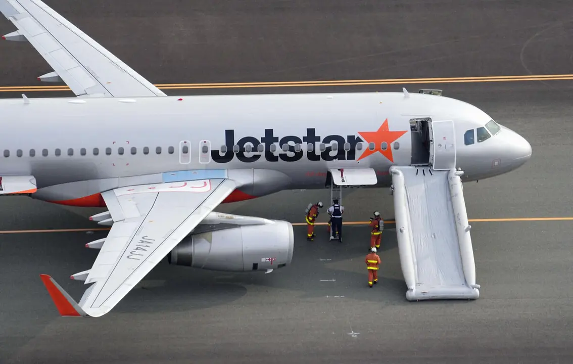 Entra con una escopeta en un avi&oacute;n de 160 pasajeros: todo antes de despegar