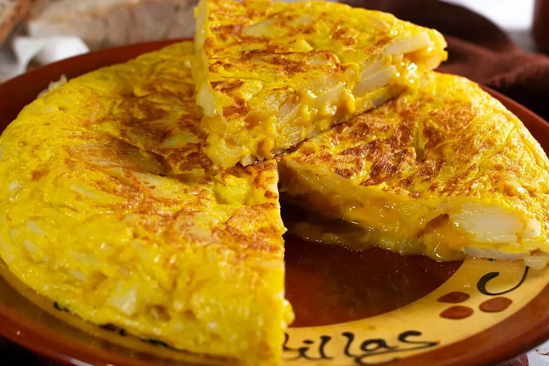 El truco de las abuelas aragonesas que consigue recatar la tortilla de patata seca