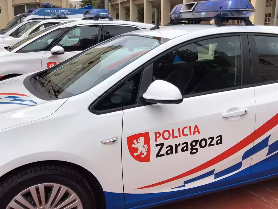 Apu&ntilde;alado tras robar una botella de whisky y chocolate en un Eroski de Zaragoza
