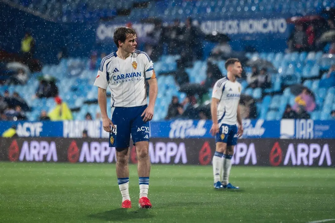 Francho Serrano, capit&aacute;n del Real Zaragoza ante el Eldense / Marcos Cebri&aacute;n