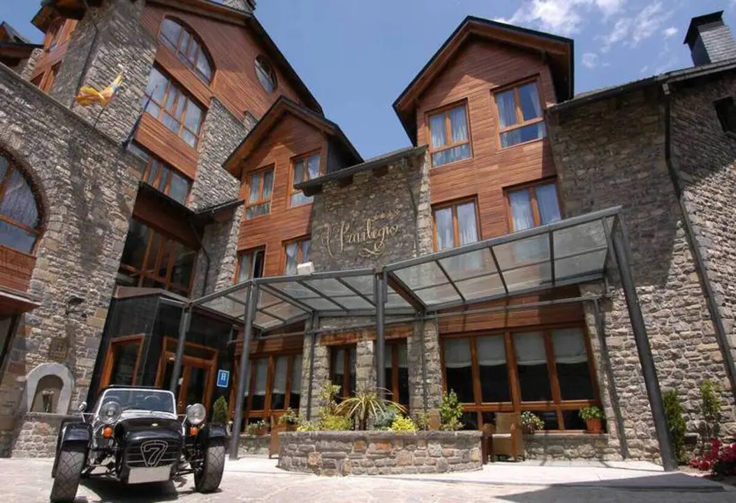 Dos a&ntilde;os en venta por casi 3 millones: el lujoso hotel de Arag&oacute;n que nadie compra