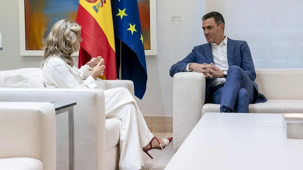 La vicepresidenta segunda y ministra de Trabajo, Yolanda D&iacute;az y el presidente del Gobierno, Pedro S&aacute;nchez, durante un encuentro en el Palacio de La Moncloa, a 4 de octubre de 2022, en Madrid (Espa&ntilde;a). / EP