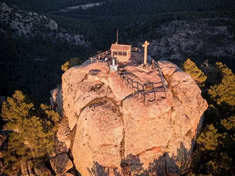 Cruz de Bezas, Sierra de Albarrac&iacute;n