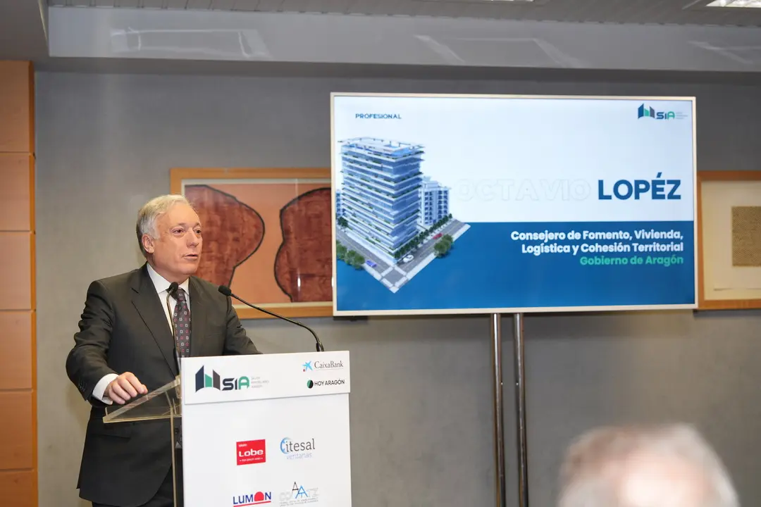 El consejero de Vivienda, Cohesi&oacute;n Territorial y Fomento, Octavio L&oacute;pez, en el SIA