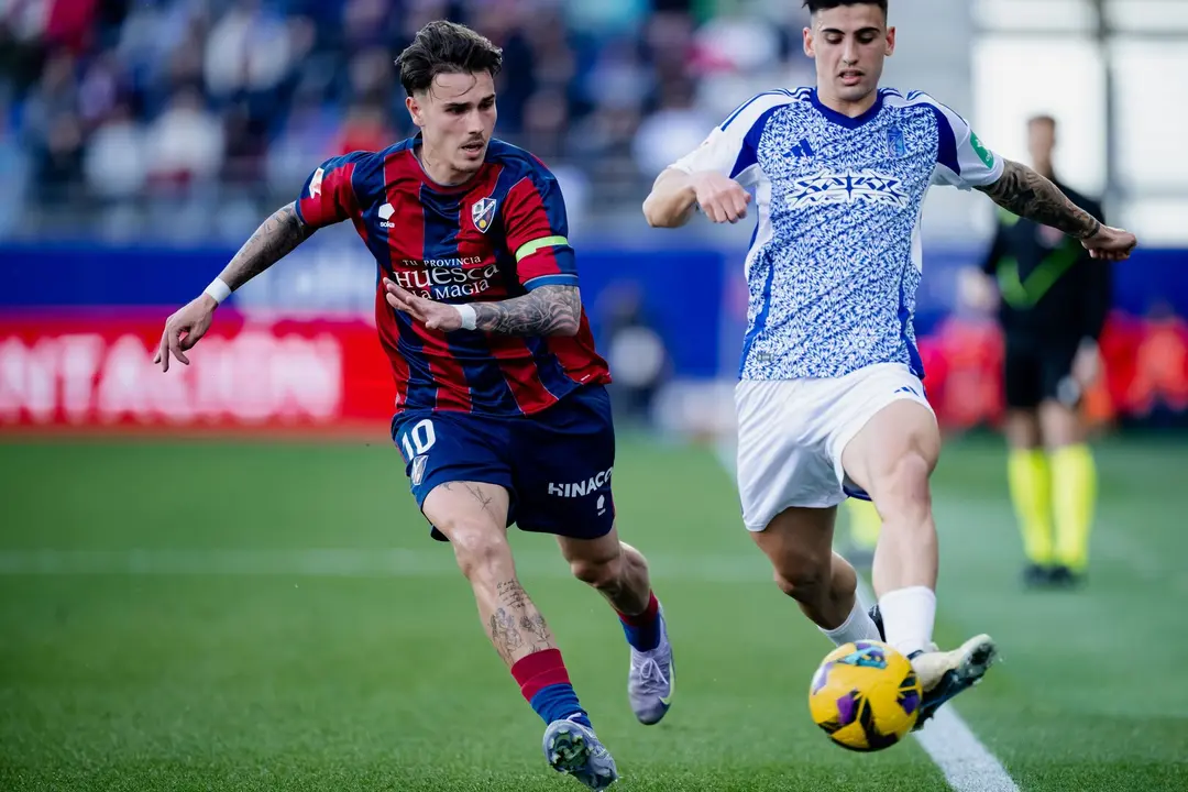 Hugo Vallejo frente al Granada / SD Huesca