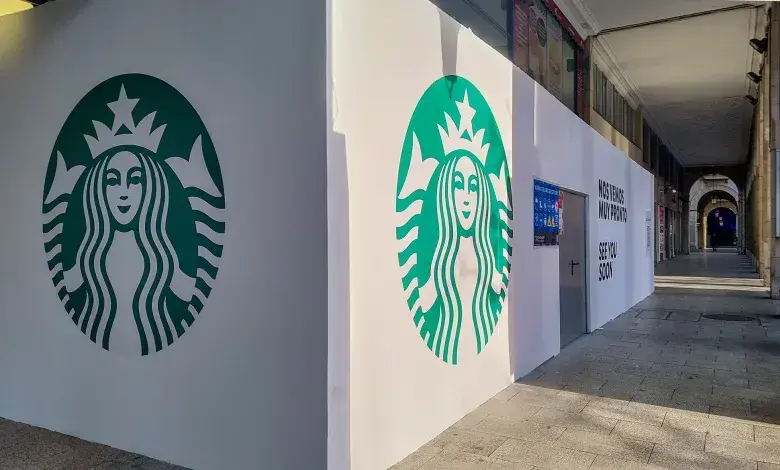 La novedad del nuevo Starbucks de Zaragoza que casi nadie se cree ./ Zaragozala