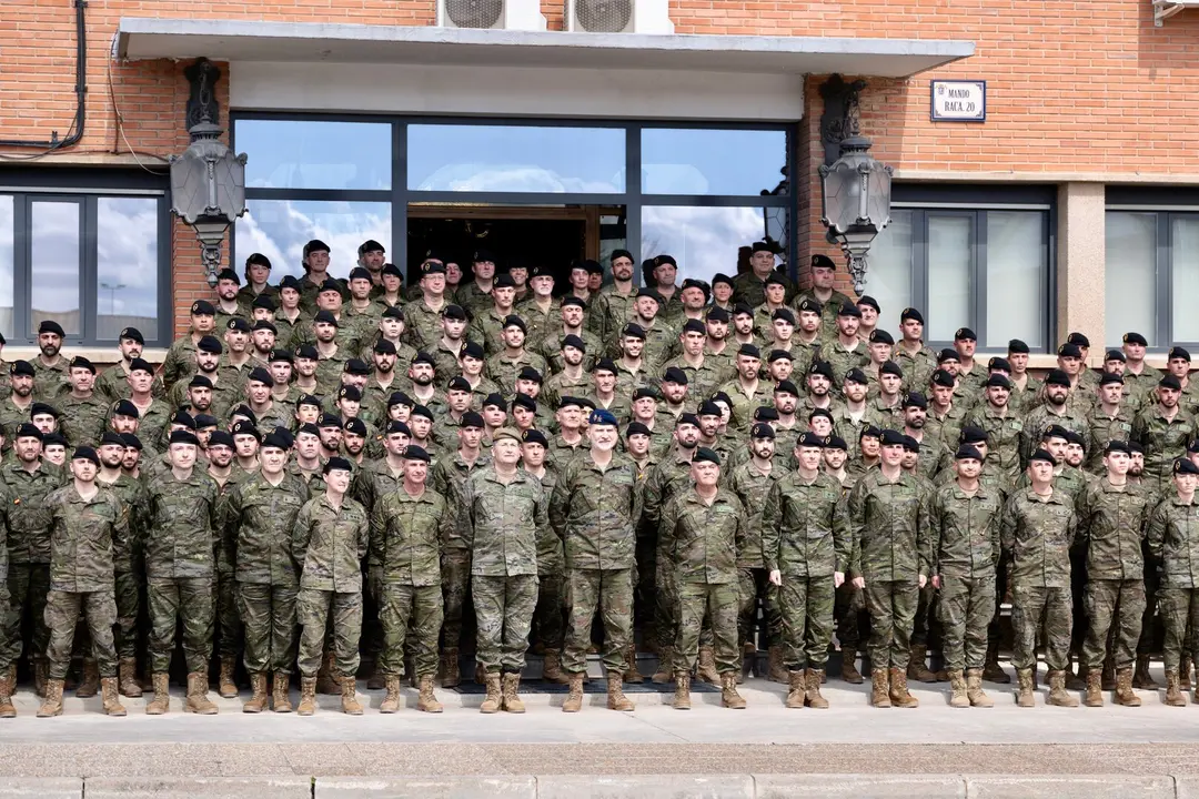 Felipe VI en su visita a la base de San Jorge