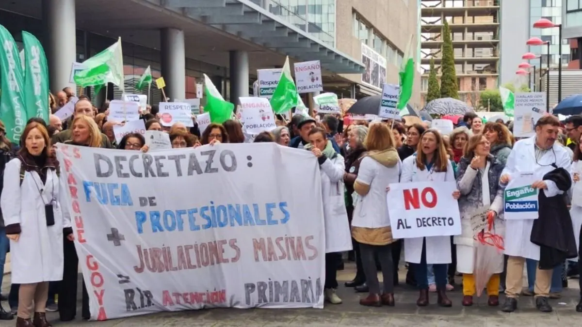 Huelga de Atenci&oacute;n Primaria en Zaragoza. / EUROPA PRESS