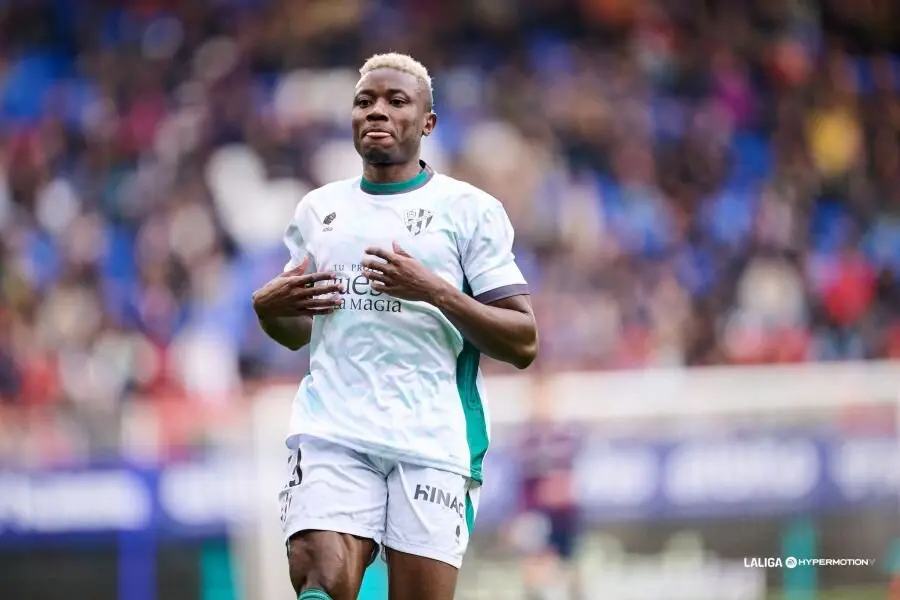Patrick Soko con la SD Huesca ante la SD Eibar / LaLiga