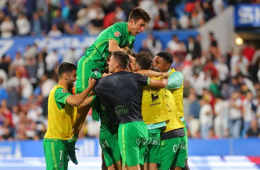 Celebraci&oacute;n del Racing de Santander en La Romareda / LaLiga