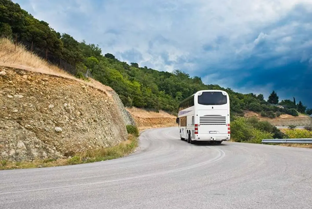 El autob&uacute;s de un pueblo de Arag&oacute;n .