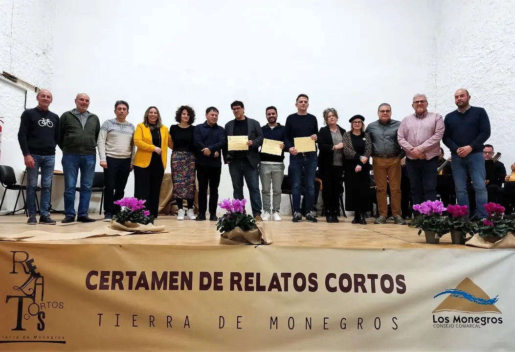 Autores premiados y jurado en la edici&oacute;n de 2024 del Certamen de Relato Corto 'Tierra de Monegros' - COMARCA LOS MONEGROS
