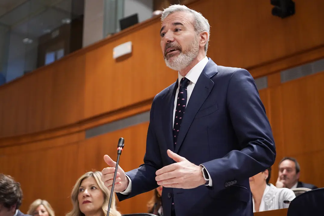 El presidente de Arag&oacute;n, Jorge Azc&oacute;n, en el pleno del 28 de marzo