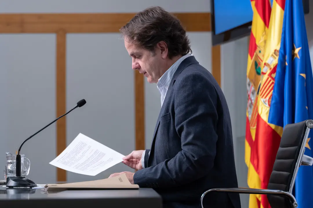 El consejero de Hacienda, Roberto Berm&uacute;dez de Castro, en la rueda de prensa de este martes en el Pignatelli