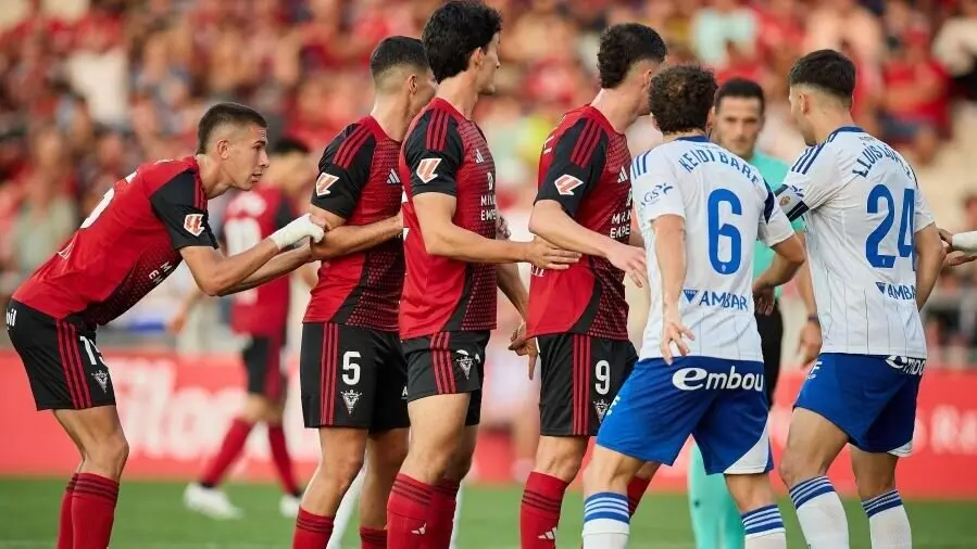 Jugadores de Mirand&eacute;s y Real Zaragoza en la ida / LaLiga
