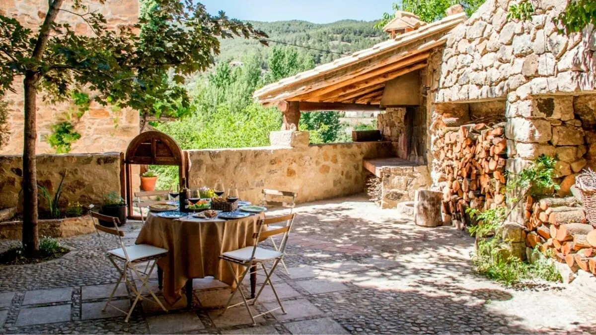 Uno de los rincones de La casa de Los Moyas, en Olba (Teruel).