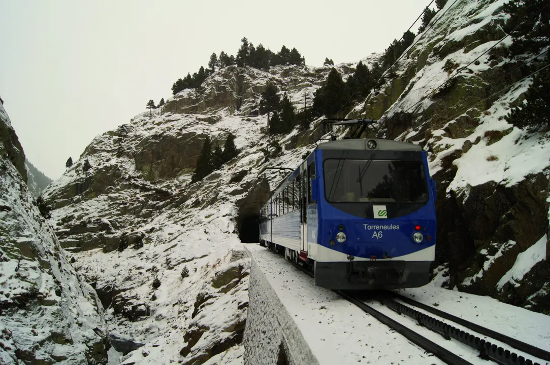 El impresionante valle del Pirineo que solo se puede acceder con un 'tren cremallera'