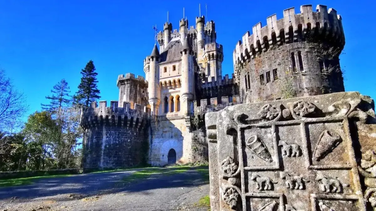Castillo de Butr&oacute;n / Turismo Vasco