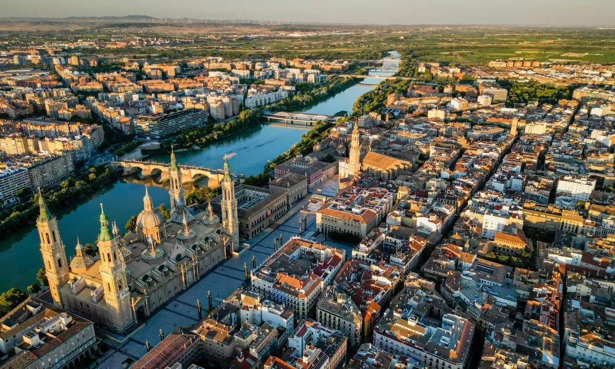 Zaragoza y sus dos barrios antag&oacute;nicos: hay 10.000 euros de diferencia